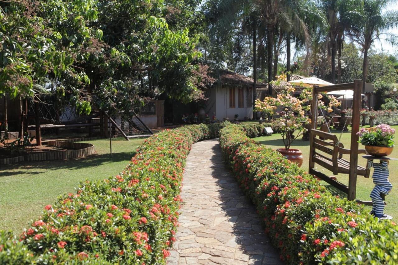 Hotel Pousada Chale Das Flores Сертанзінью Екстер'єр фото